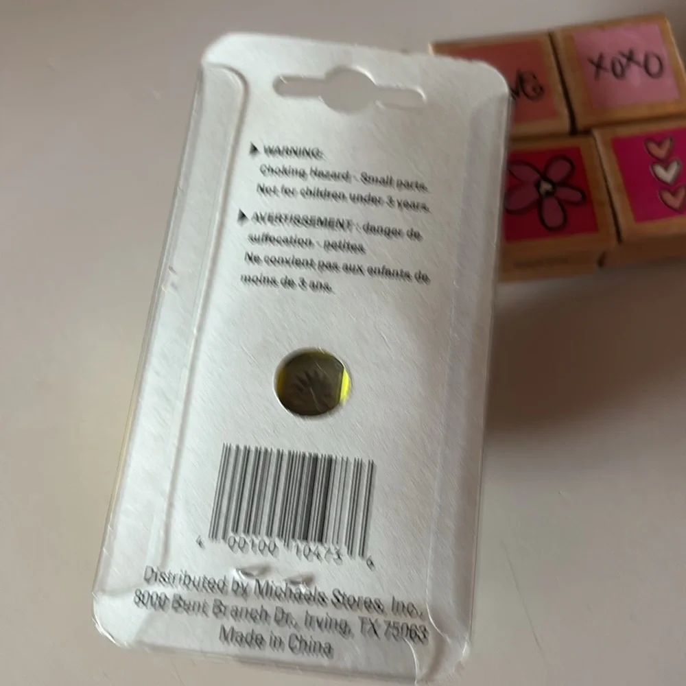 NEW Mini punch and set of 4 stampers